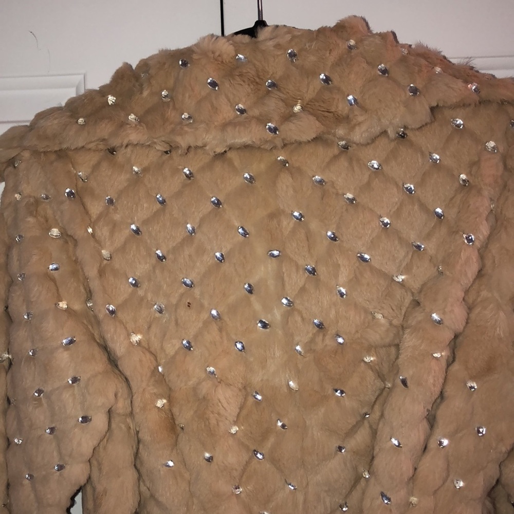 Gorgeous Cache rabbit fur tan jacket, with rhinestones and a silk tie. - Picture 7 of 7